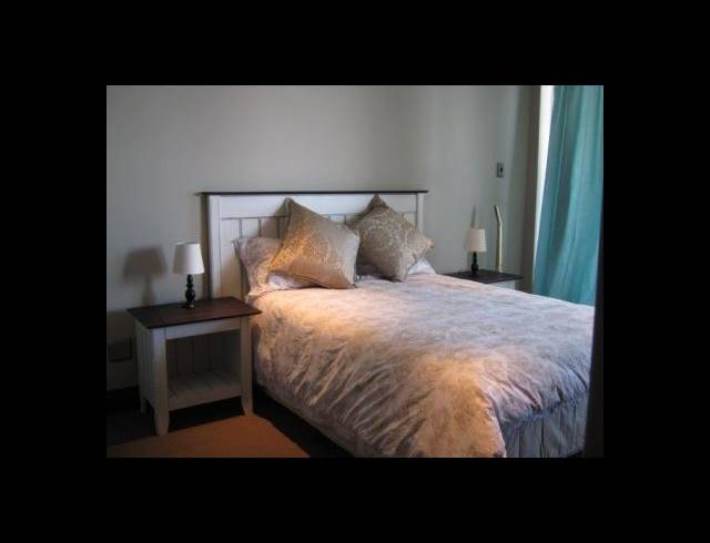 2 BEDROOM APARTMENT TO LET IN POINT WATERFRONT
